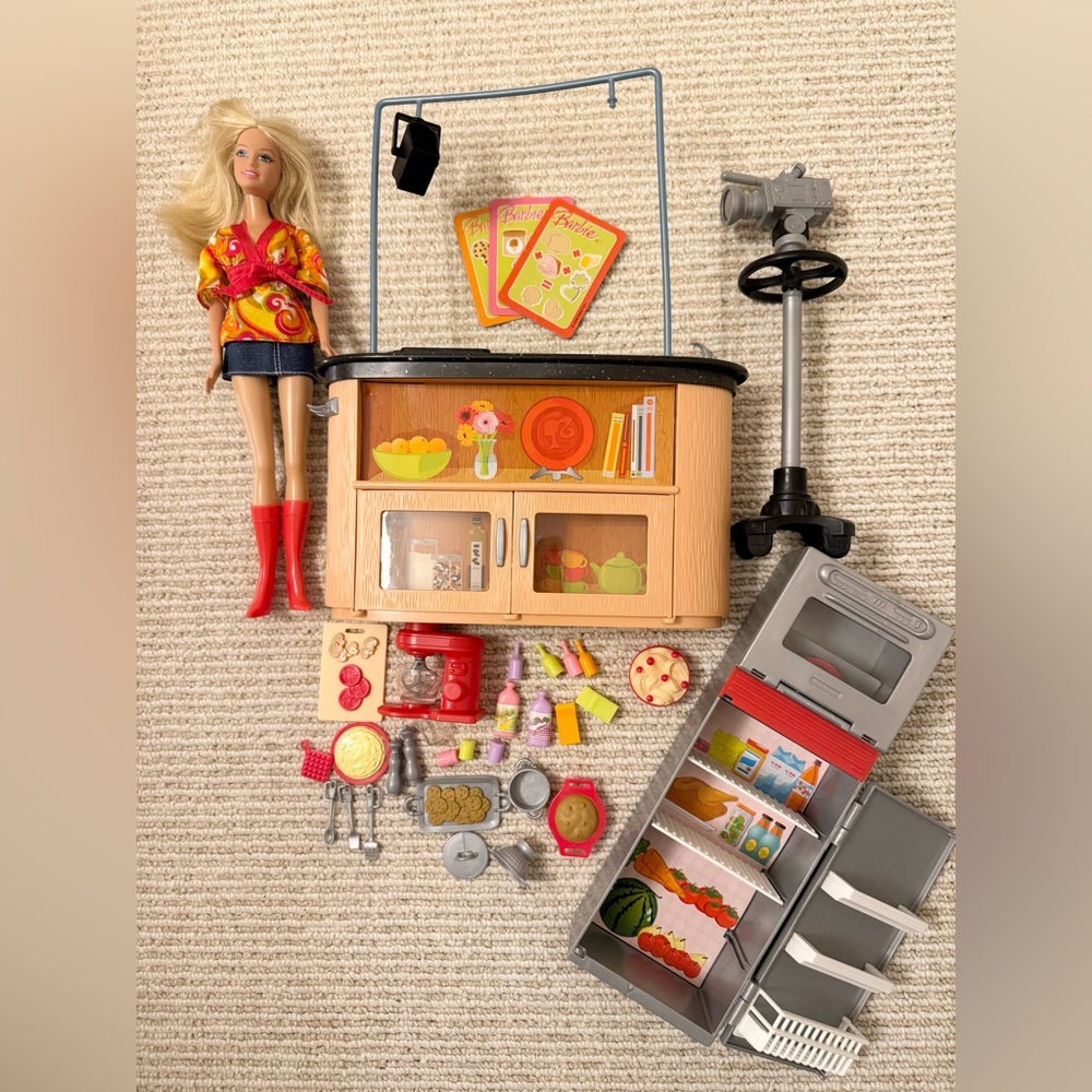 Barbie Mattel 2008 I Can Be a TV Chef Playset N0301
